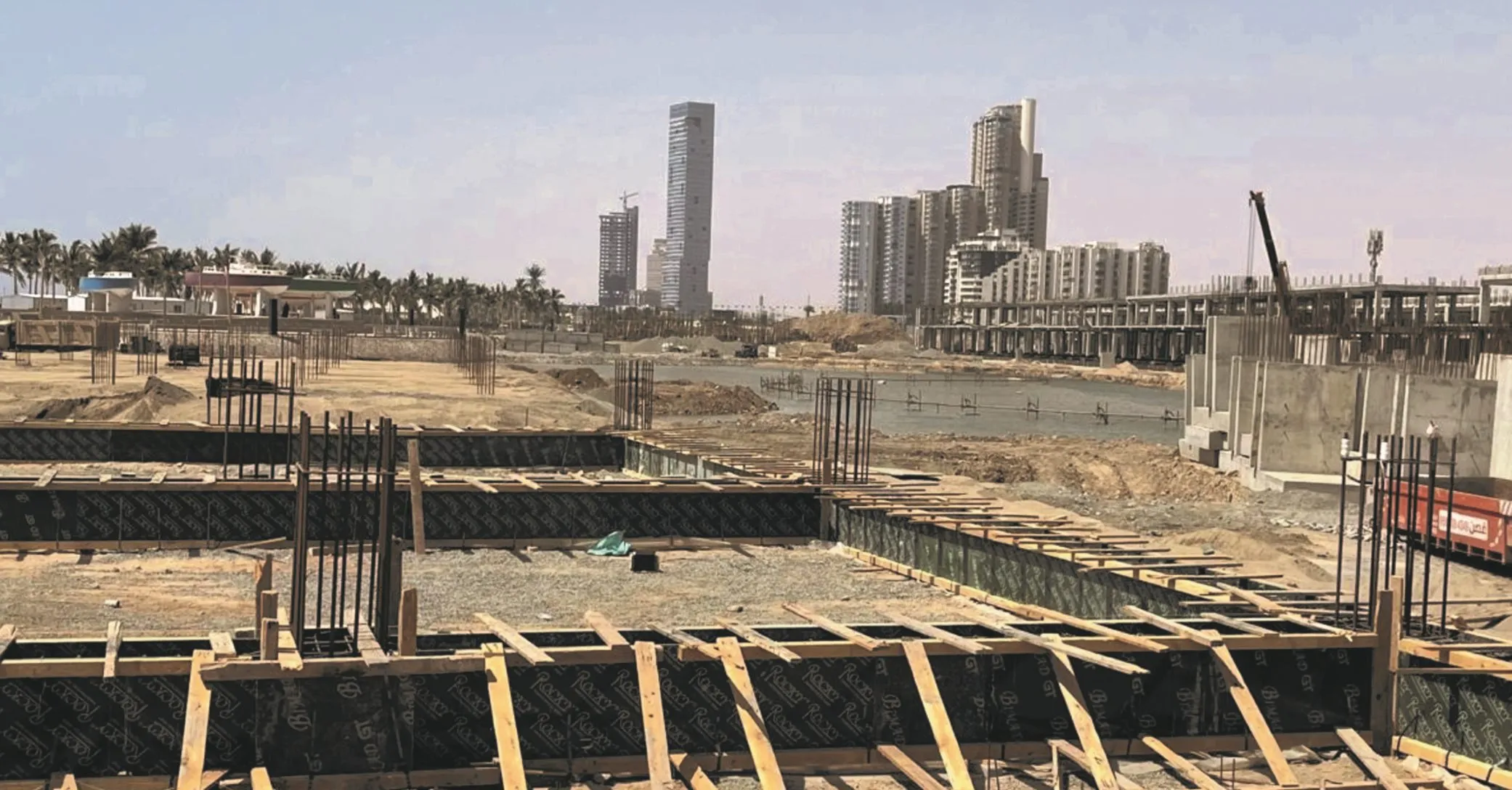 الأعمال الخرسانية — من أعمال روائع البناء الجديدة في جدة (6)