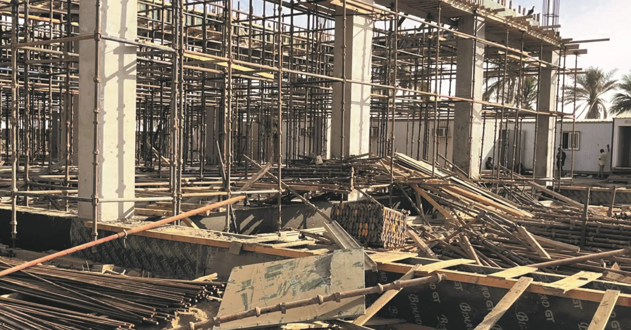 الأعمال الخرسانية — من أعمال روائع البناء الجديدة في جدة (8)