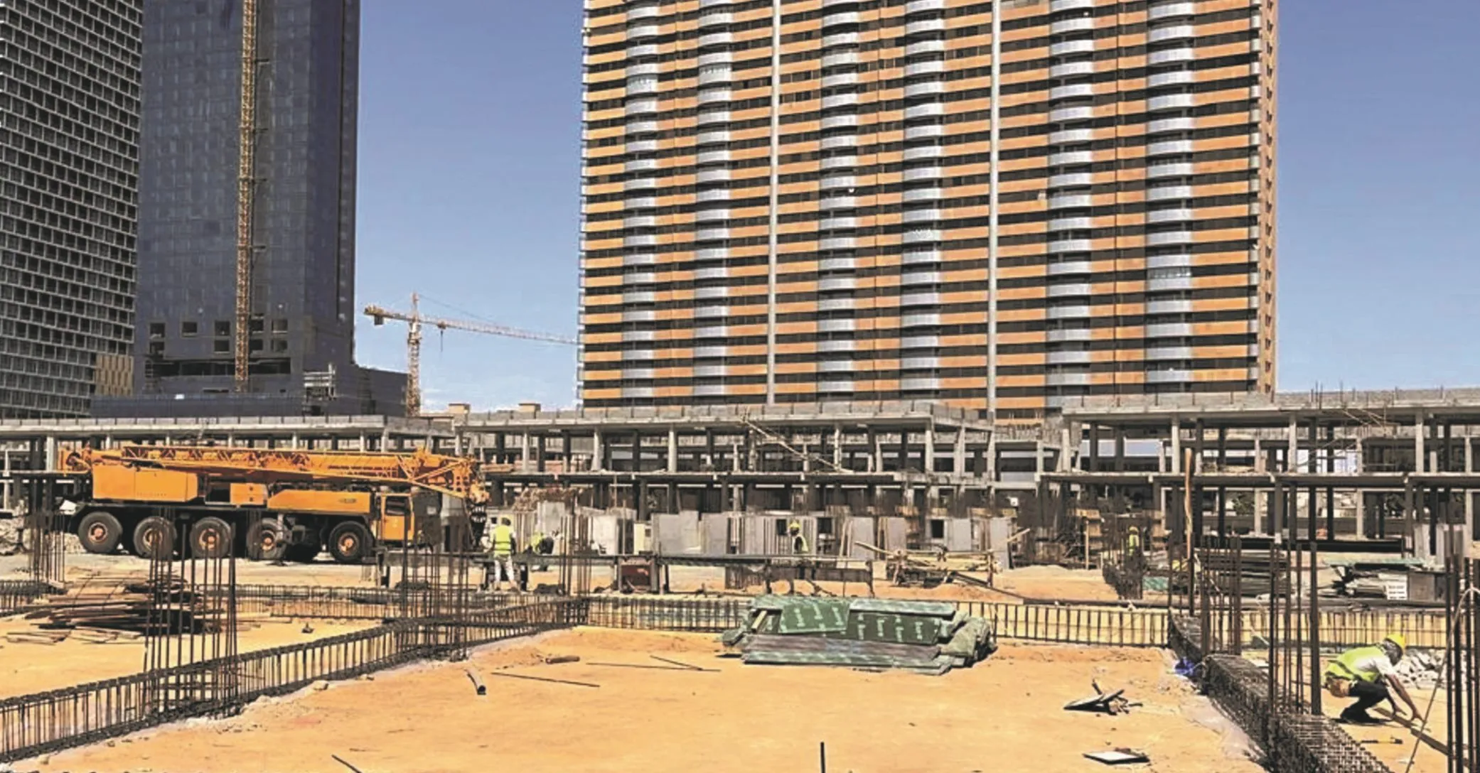 الأعمال الخرسانية — من أعمال روائع البناء الجديدة في جدة (9)