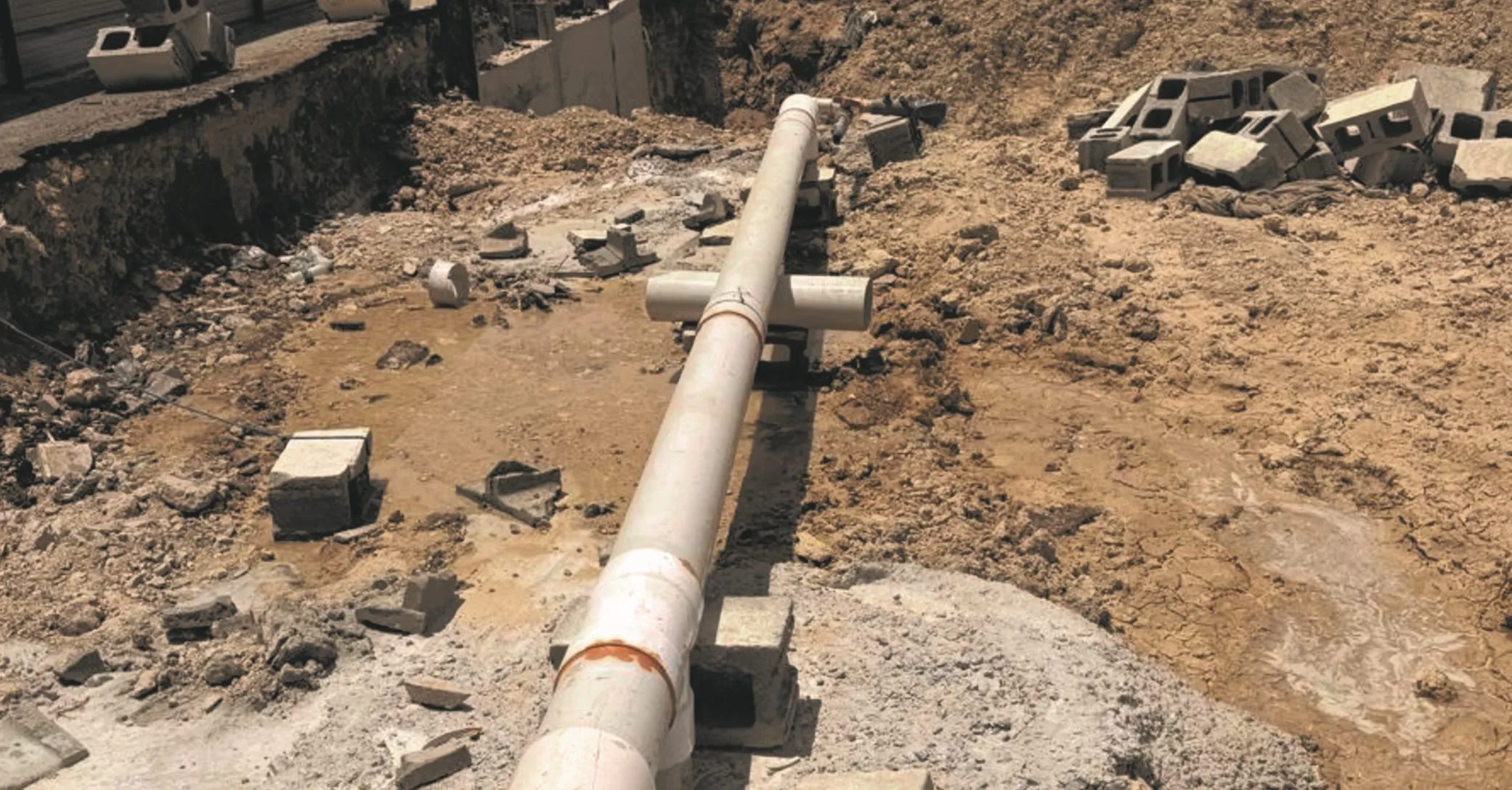تجفيف المياه والآبار — من أعمال روائع البناء الجديدة في جدة (10)